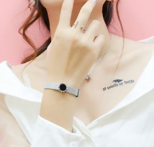 Lắc titan lưới la mã màu trắng