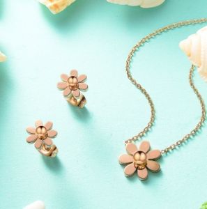 TT4710 - Set titan dây chuyền & bông tai hoa mai (Màu vàng/vàng hồng)