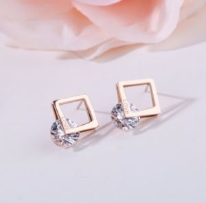 TT4855 - Bông tai titan vuông rỗng kẹp đá