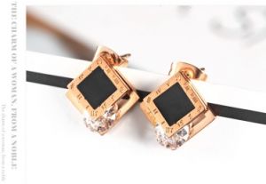 TT4856 - Bông tai titan vuông đen khắc la mã kẹp đá trắng
