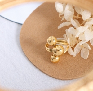 TTN4915 - Nhẫn titan 3 bi tròn lớn ( màu vàng)