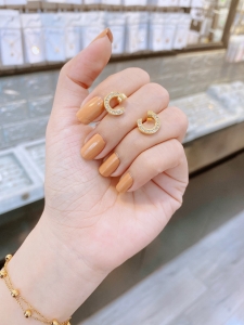 TTN4970 - Bông tai titan đinh viền xoàn (màu vàng)