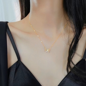 TTN4263 - Dây chuyền titan bướm rỗng bọc đá (màu vàng)