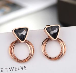 TT4274 - Bông tai titan đá tam giác nối vòng xoắn (vàng hồng)