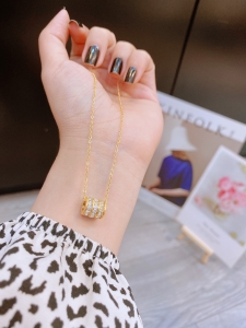 TTN4304- Dây chuyền titan ống 3 hàng đá vuông (màu vàng)