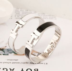 TT4345 - Vòng tay titan Hermes đen/trắng bản to (màu trắng)