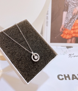 TTN5692 - Dây chuyền titan mặt tròn đính đá (màu trắng)