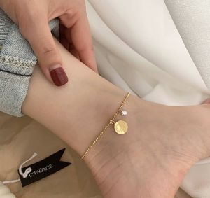 TT5723 - Lắc chân titan bi thẻ tròn khắc chữ (màu vàng)