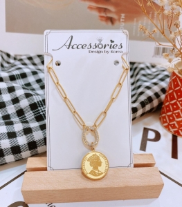 TT5977 - Dây chuyền titan xích rỗng mặt đồng xu nữ hoàng (vàng/vàng hồng)