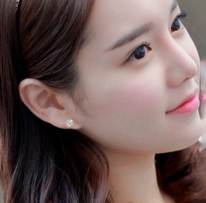 TT6067 - Bông tai titan nụ đá 5mm (màu trắng )