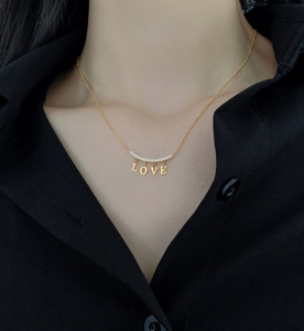 TTN6261 - Dây chuyền titan thanh cong chữ LOVE rơi (màu trắng/màu vàng)