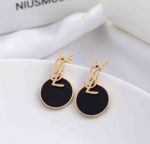 TT6357 - Bông tai titan mặt đen YSL (màu vàng)