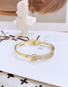 TT6602 - Vòng tay titan khoen tròn la mã 3 hàng đá (màu vàng)