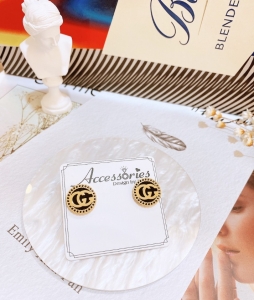 TTN6859 - Bông tai titan tròn đen GC nổi (màu vàng)