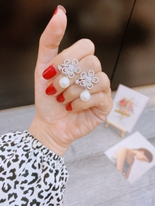 BBK14 - Bông tai xi bạch kim hoa hạt trai rơi