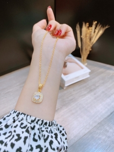 DXV39 - Dây chuyền xi vàng mặt đá vuông