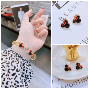 TT7145 - Set titan mickey (vòng tay, bông tai - màu vàng)