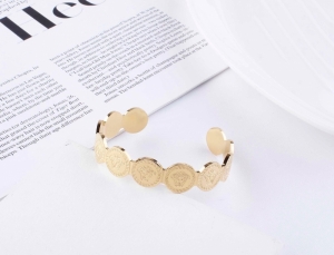 TTN7321 - Vòng tay titan cuff Versace (màu vàng)