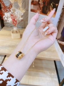 TTN7337 - Dây chuyền titan lu đá đen (màu vàng)