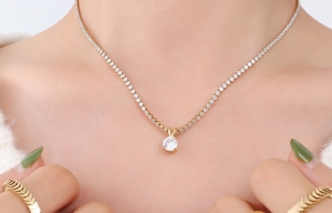 TTN7443 - Dây chuyền titan xoàn mặt nụ đá (màu vàng)
