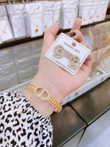 TT7486 - Set titan CD (vòng tay, bông tai - màu vàng)