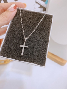 TTN7613 - Dây chuyền titan thánh giá viền đá (màu trắng)