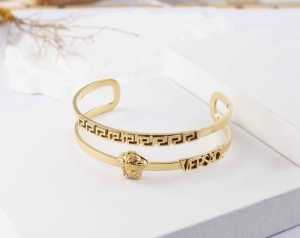 TT7701 - Vòng tay titan kép Versace form hở (màu vàng)