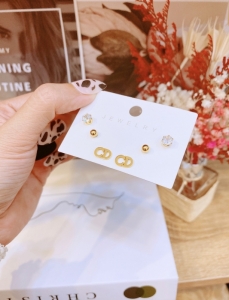 TTN7904 - Set bông tai titan CD (màu vàng)