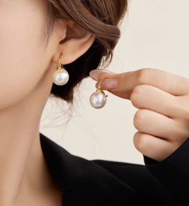 TTN8328- Bông tai titan hạt trai trắng 15mm khóa bật (màu vàng)