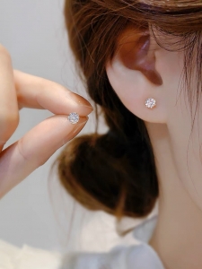 TTN8365 - Bông tai titan nụ đá 6 li (màu vàng)