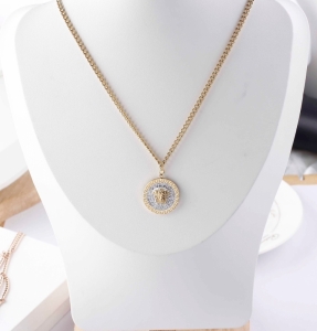 TTC8369 - Dây chuyền titan Versace viền đá (màu vàng)