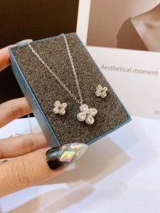 TT8394 - Set titan hoa đá (dây chuyền, bông tai - màu trắng)