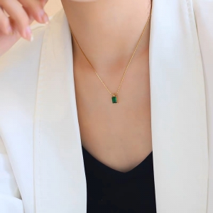 TTN8433 - Dây chuyền titan đá xanh nhí (màu vàng)