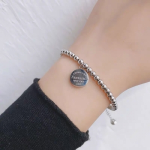 TTN8529 - Lắc tay titan bi NEW YORK 520 (màu trắng)