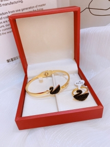 TT8576 - Set titan thiên nga đen (Vòng tay, nhẫn - màu vàng)