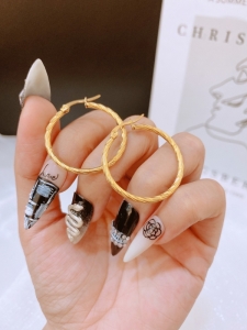 TTC8599 - Khoen tròn titan chạm khóa bật (size 3cm - màu vàng