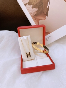 TT8650 - Set titan HERMES đen (dây chuyền, vòng tay - màu vàng)