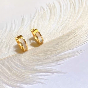 TTN8736 - Khoen tròn bấm titan cẩn xà cừ (màu vàng)