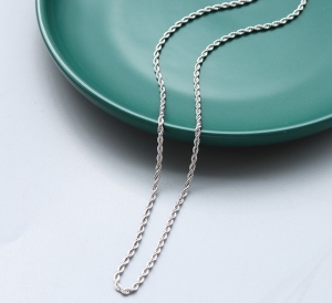 TT8760 - Dây chuyền titan xoắn không mặt (màu trắng)