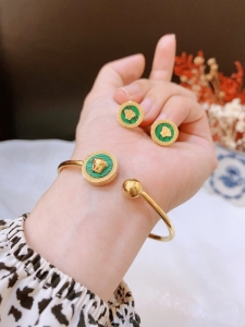 TT8823 - Set titan Versace mặt xanh (vòng tay, bông tai - màu vàng)