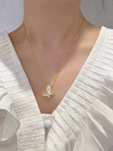 TTN8843 - Dây chuyền titan bướm xà cừ (màu vàng)