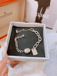 TTN8196 - Lắc tay titan xích tag Good Luck (màu trắng)