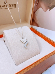 TTN8217 - Dây chuyền titan hồ ly phun cát (màu trắng)