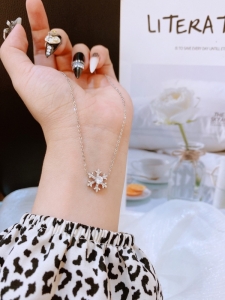 TTN8260 - Dây chuyền titan hoa tuyết đính đá (màu trắng)
