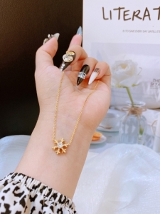 TTN8261 - Dây chuyền titan hoa tuyết đính đá (màu vàng)
