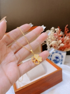 TTN10055 - Dây chuyền titan cỏ 4 lá phối đá (màu vàng)