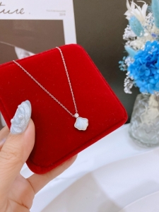 TTN10205 - Dây chuyền titan vỏ sò 1 hạt đá (màu trắng)