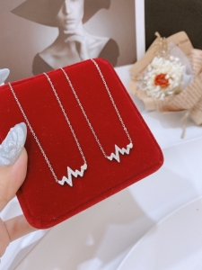 TTN10208 - Dây chuyền titan nhịp tim đính đá (màu trắng)