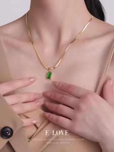 TTC10260 - Dây chuyền titan mì ép mặt đá xanh (màu vàng)
