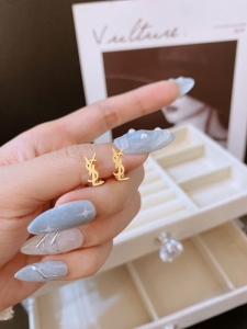 TTC10280 - Bông tai titan YSL chui bi vặn